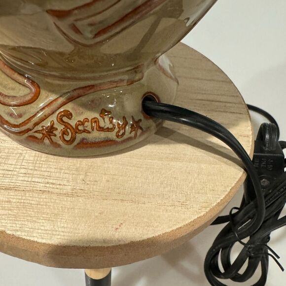 SCENTSY WAX WARMER - Picture 4 of 4